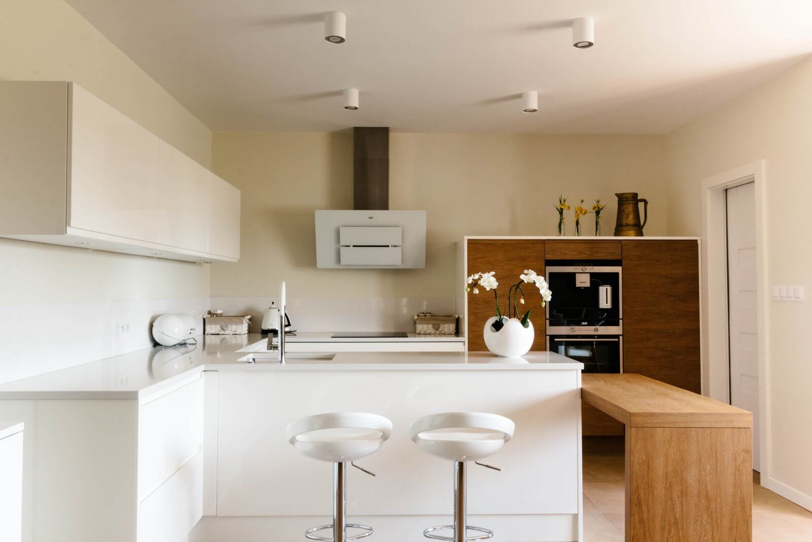 Nowoczesna kuchnia z drewnem - zdjęcie 3