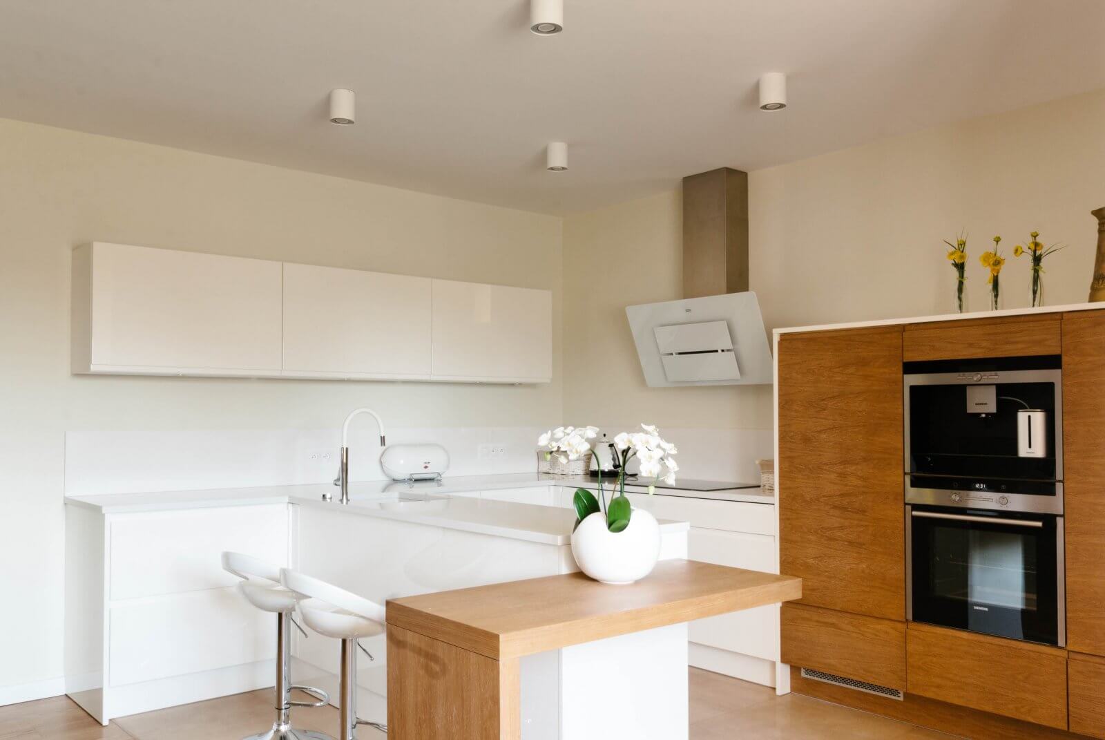 Nowoczesna kuchnia z drewnem - zdjęcie 4