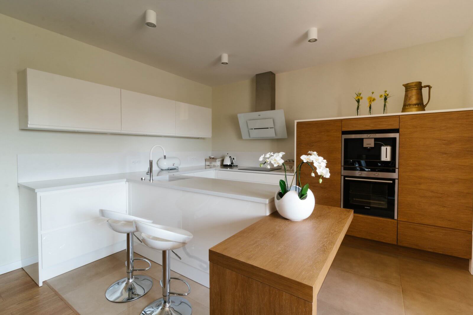 Nowoczesna kuchnia z drewnem - zdjęcie 1