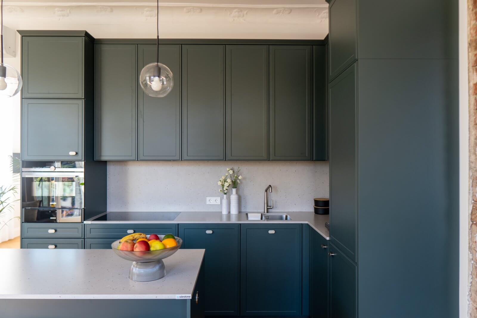 Klasyczna kuchnia w kamienicy - zdjęcie 3