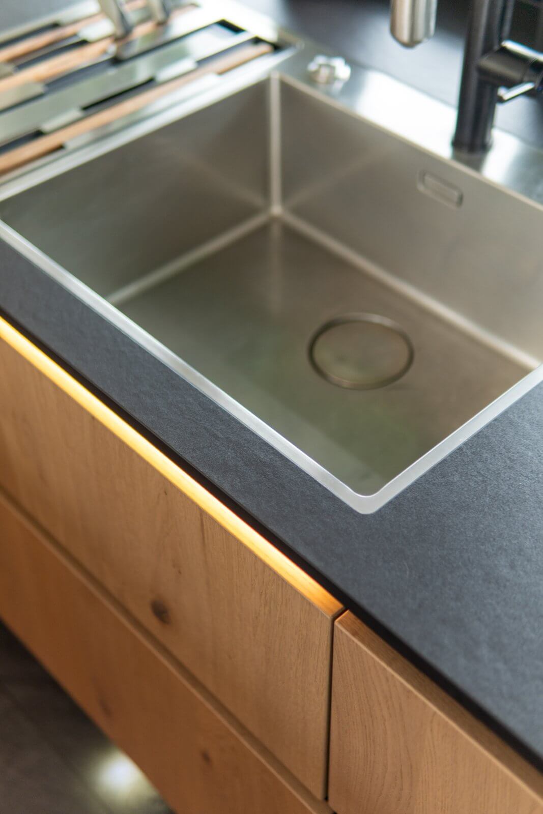 Kuchnia w domu jednorodzinnym - zdjęcie 9