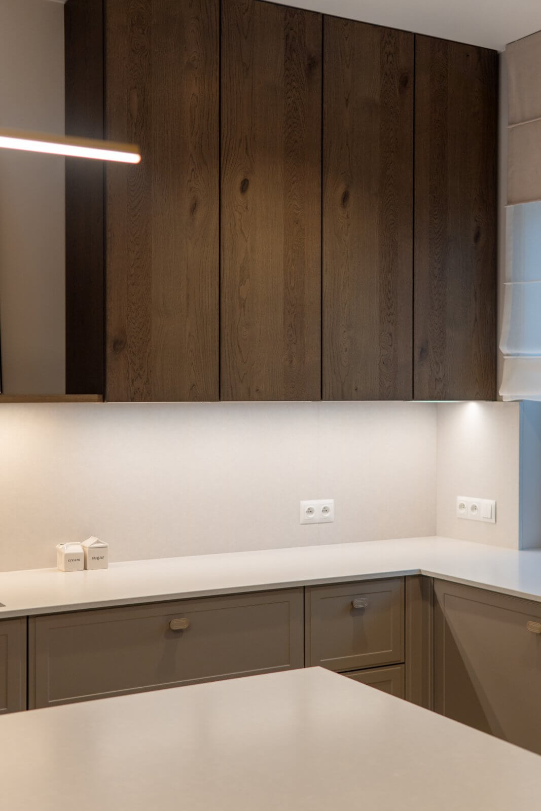 Ciepła nowoczesność z wyspą - zdjęcie 2