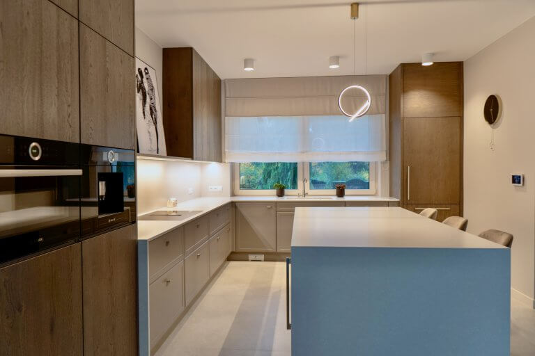 Ciepła nowoczesność z wyspą